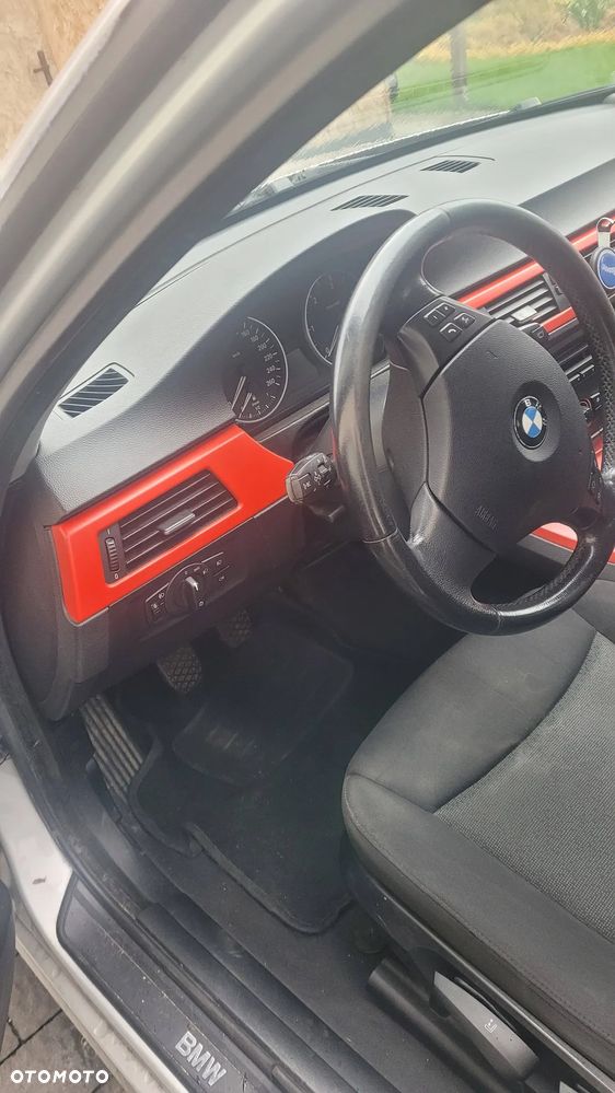 BMW Seria 3 318d DPF - 3