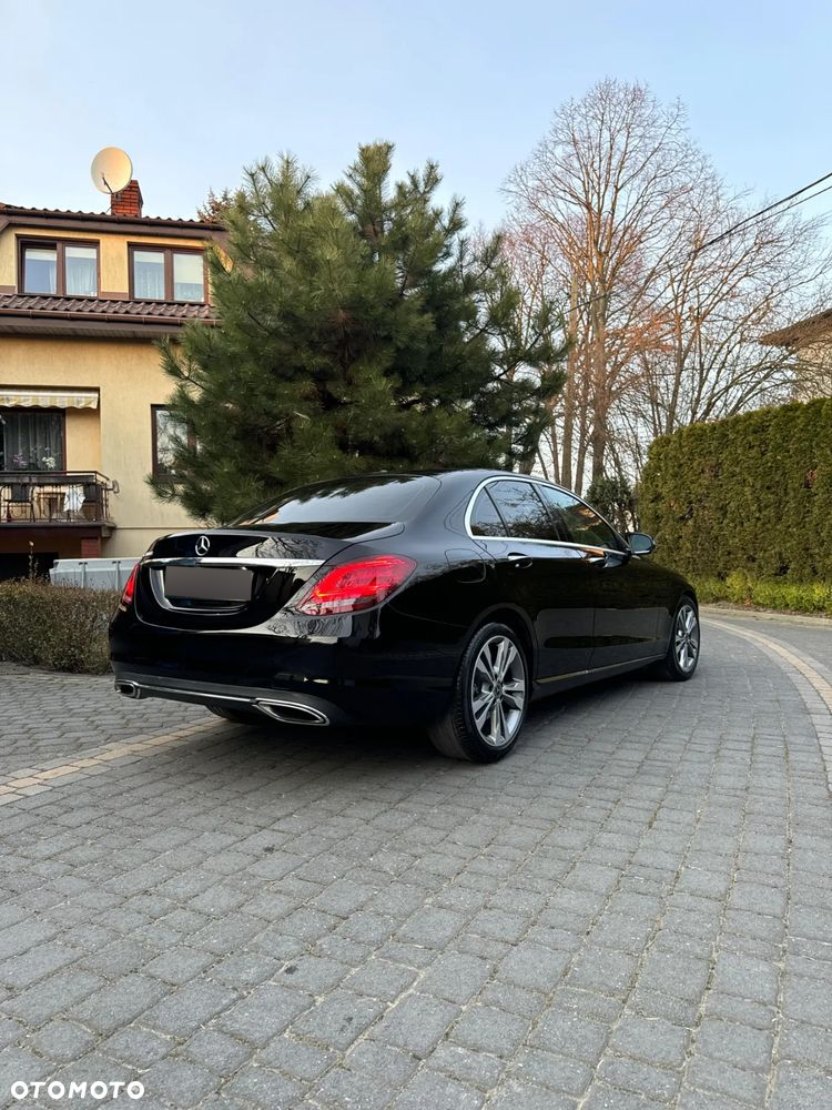 Mercedes-Benz Klasa C 300 9G-TRONIC - 4
