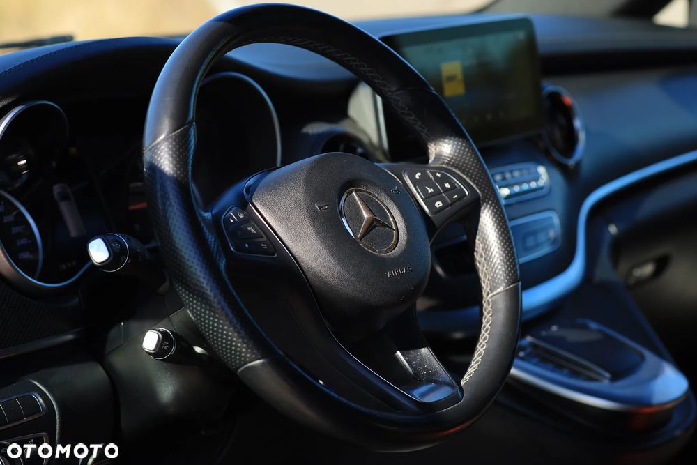 Mercedes-Benz Klasa V - 24