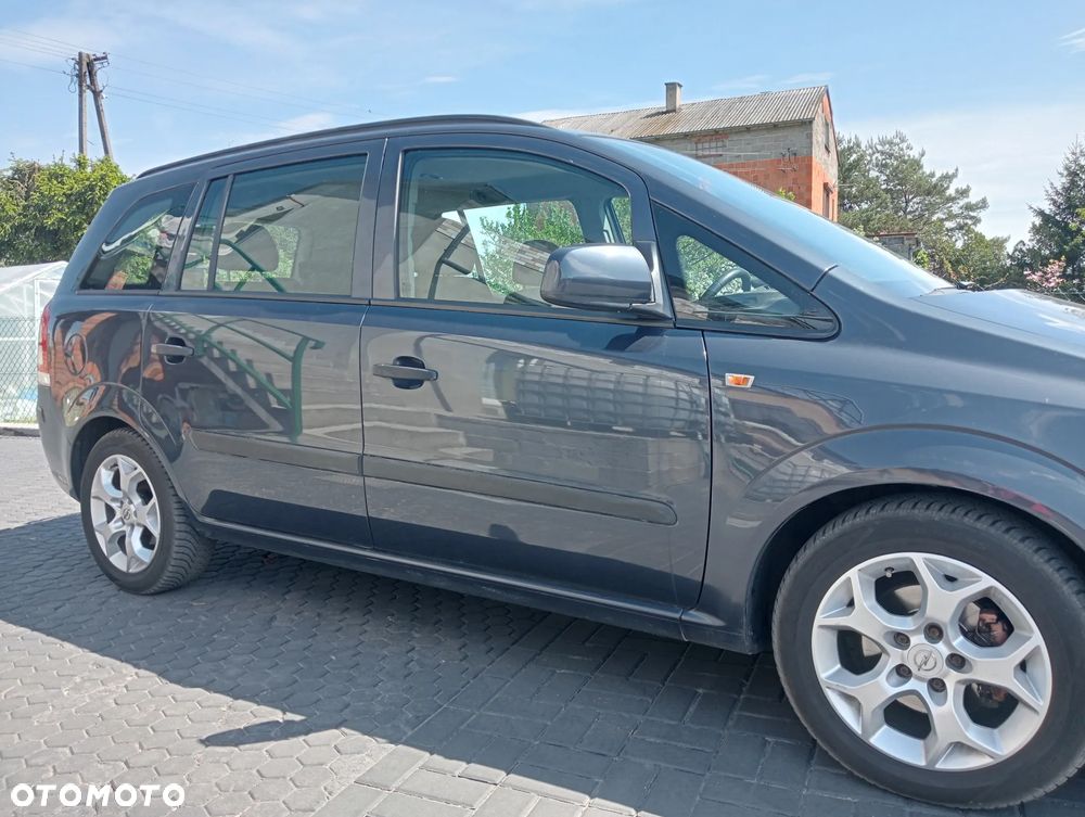 Opel Zafira 1.8 Essentia EU5 - 2