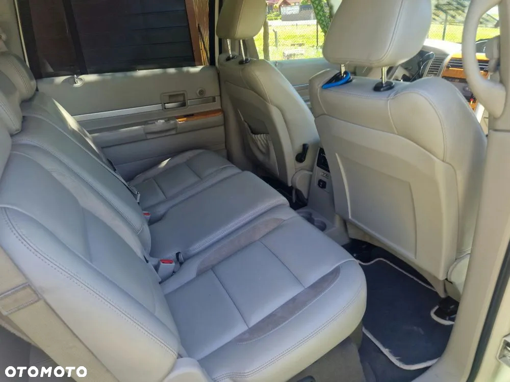 Chrysler Aspen 5.7 Hybrid Limited AWD - 23