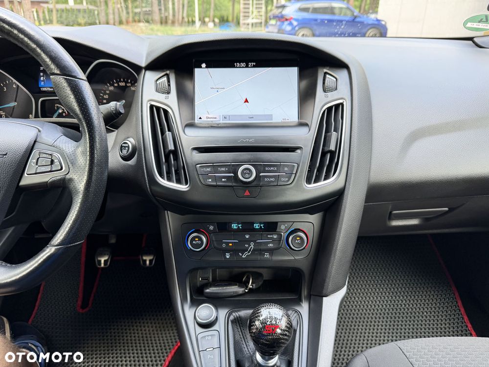 Ford Focus 1.0 EcoBoost Start-Stopp-System ST-LINE - 25