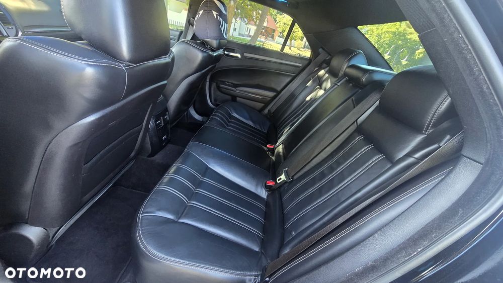 Chrysler 300s - 14