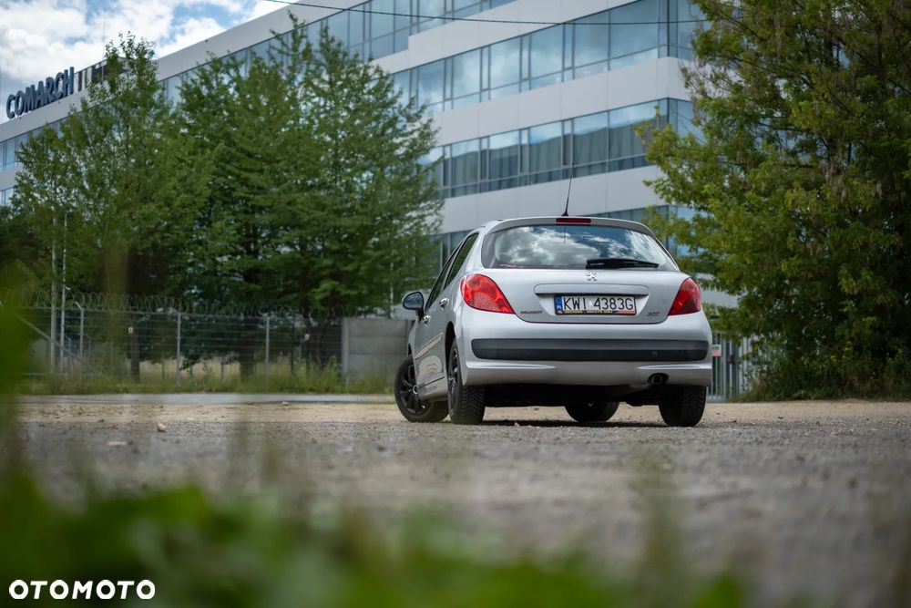 Peugeot 207 1.4 16V Trendy - 2