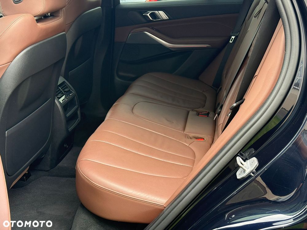 BMW X5 xDrive40i mHEV - 16