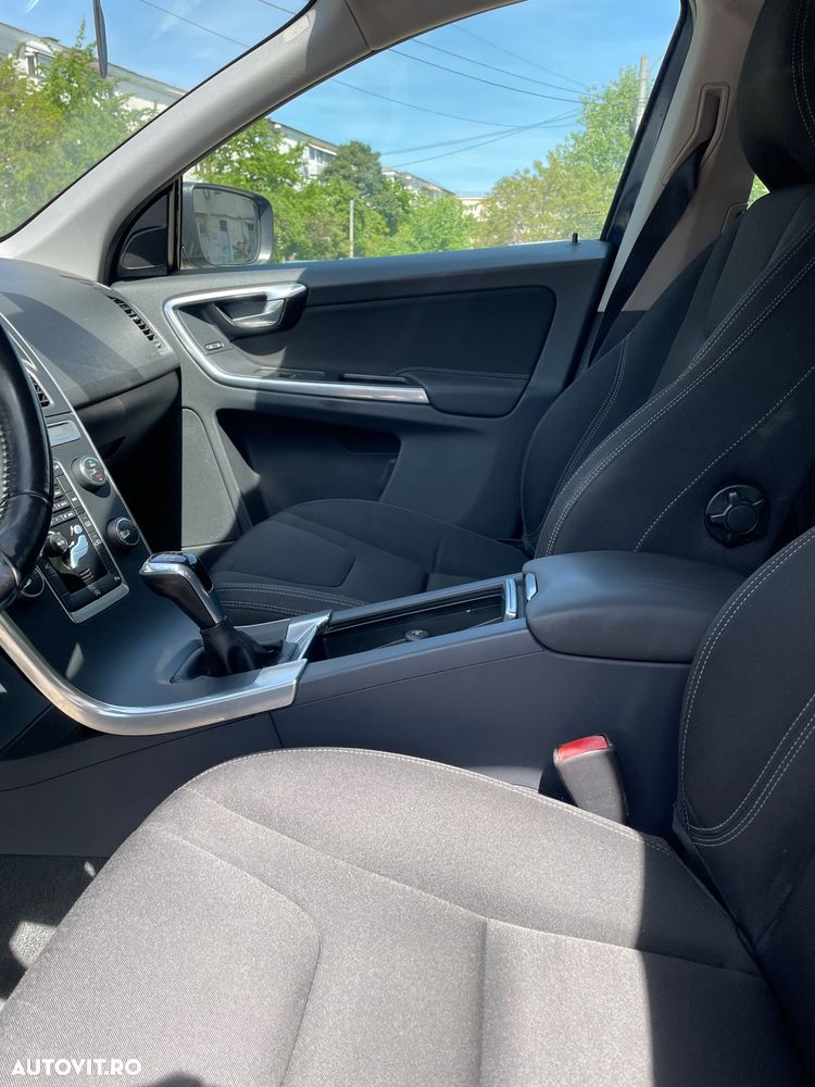 Volvo XC 60 D4 Momentum - 5
