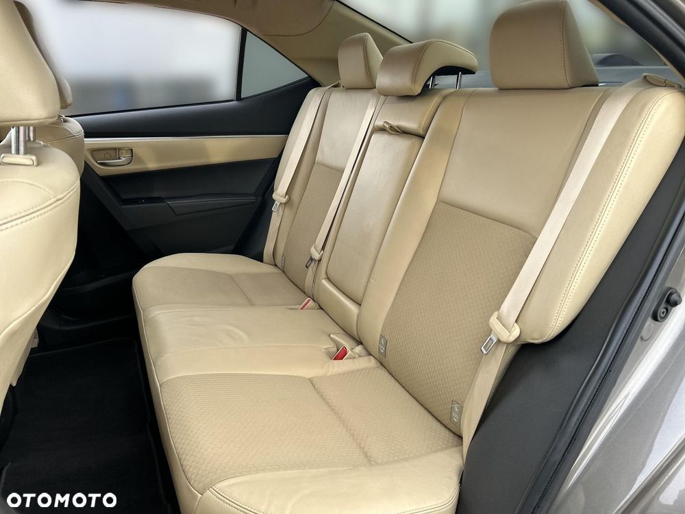 Toyota Corolla 1.6 Prestige EU6 - 23