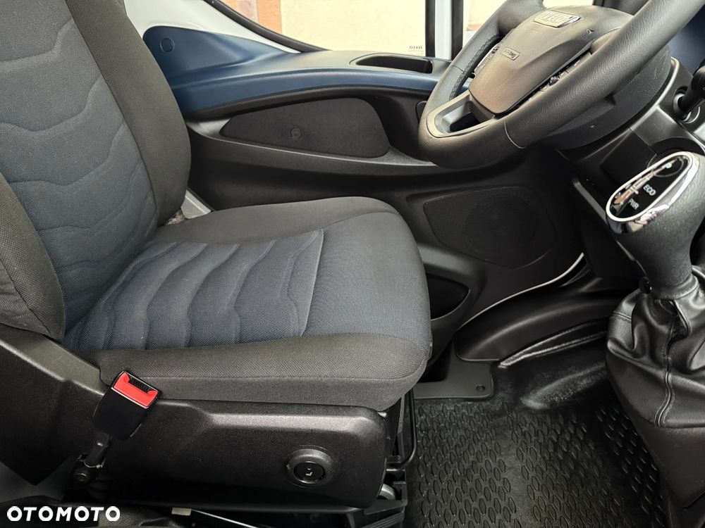 Iveco Daily Izoterma Winda - 25
