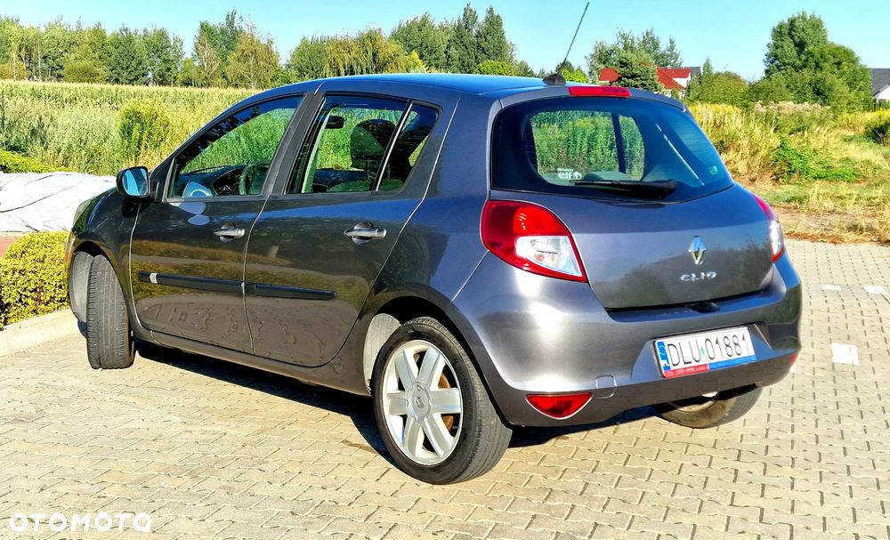 Renault Clio 1.5 dCi Fairway - 25