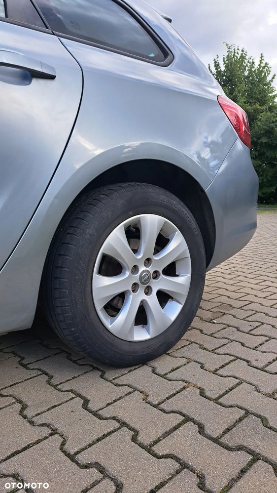 Opel Astra IV 1.4 T Sport - 10