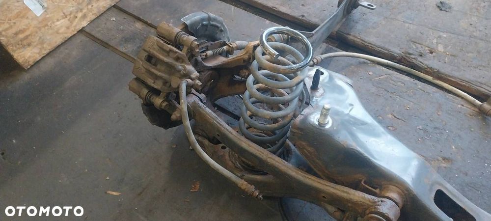 KOMPLETNE ZAWIESZENIE BELKA SANKI TYŁ KIA CEED I KOMBI - 5