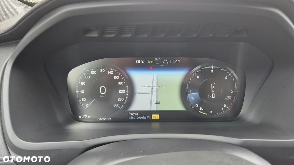 Volvo XC 90 D5 SCR AWD R-Design - 3