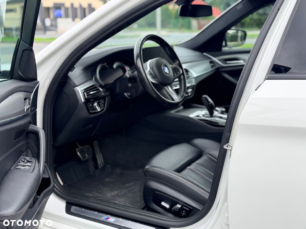 BMW Seria 5 ver-530i-xdrive-m-sport-sport - 9