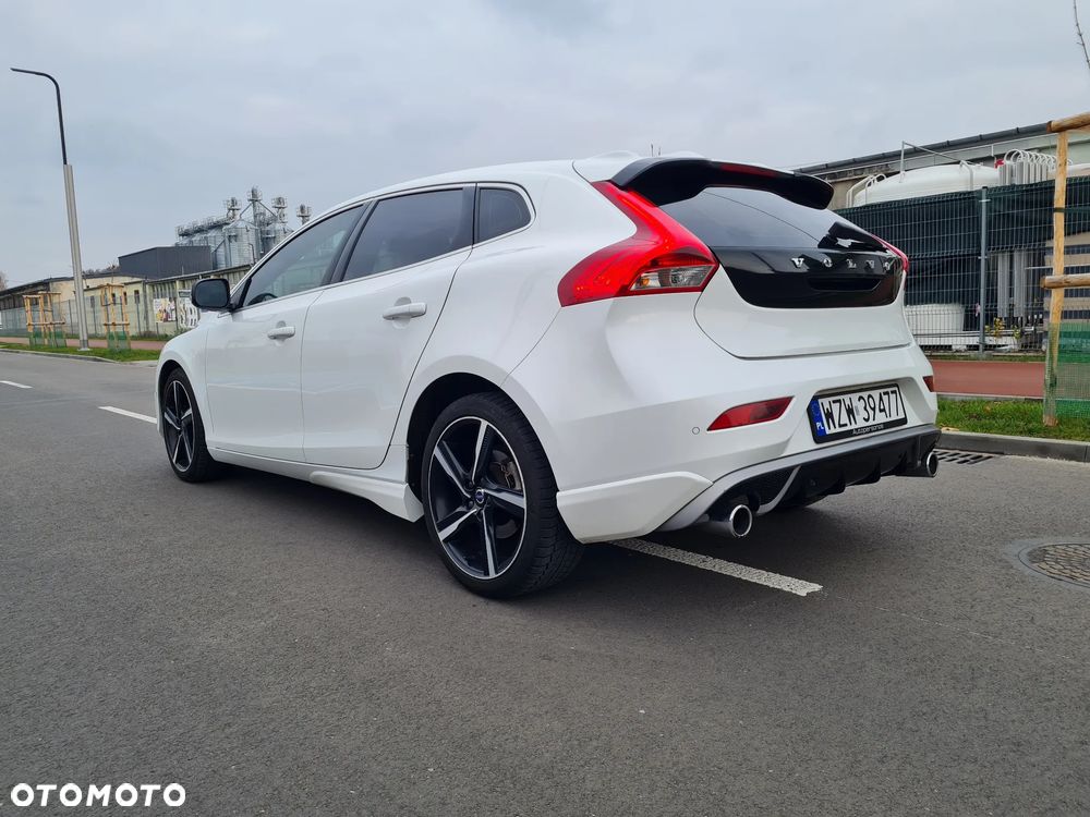 Volvo V40 D2 Drive-E R-Design Momentum - 3