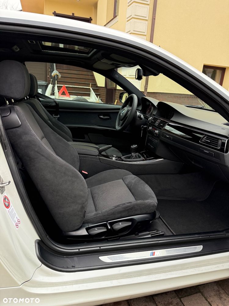 BMW Seria 3 320d DPF Efficient Dynamics Edition - 28