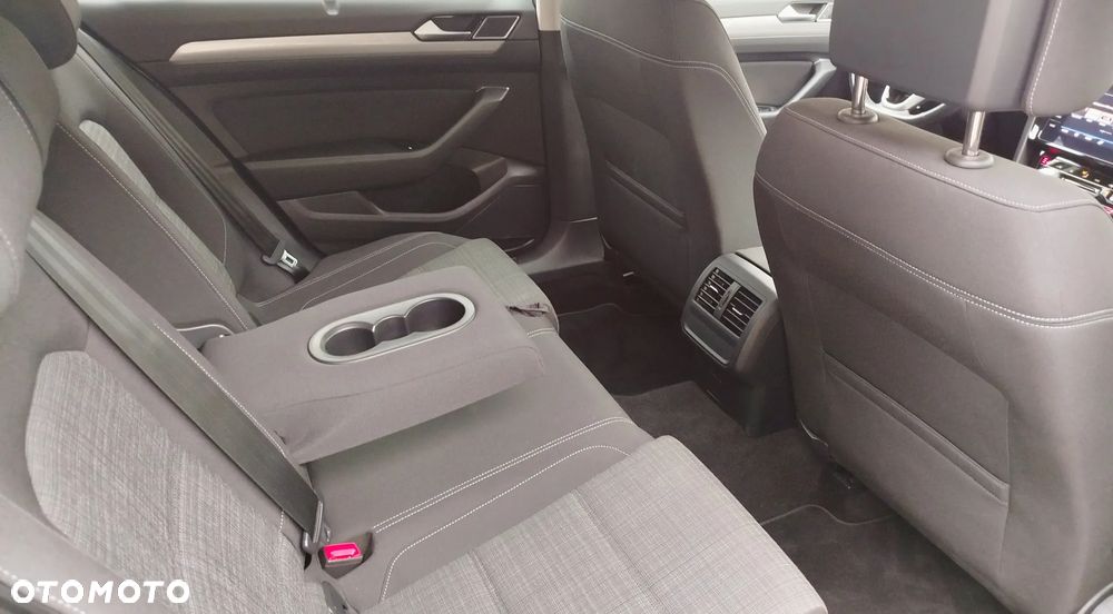 Volkswagen Passat Variant 1.5 TSI EVO Business DSG - 8