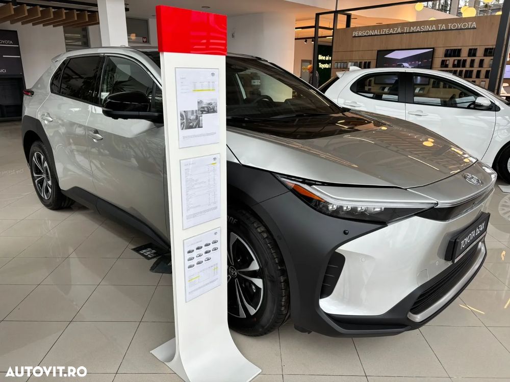 Toyota BZ4X 160 KW AWD (4x4) Luxury Solar Edition - 4