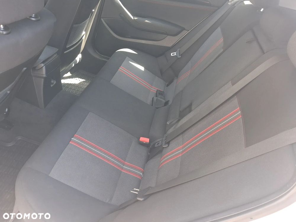 BMW X1 sDrive18d Sport Line - 26