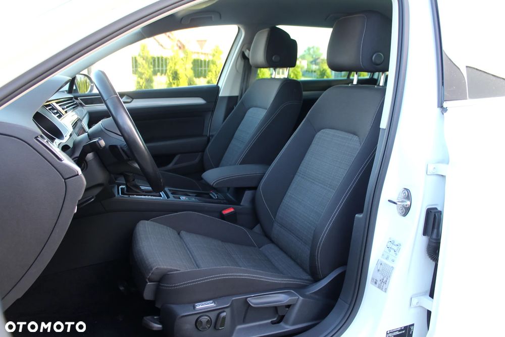 Volkswagen Passat - 8