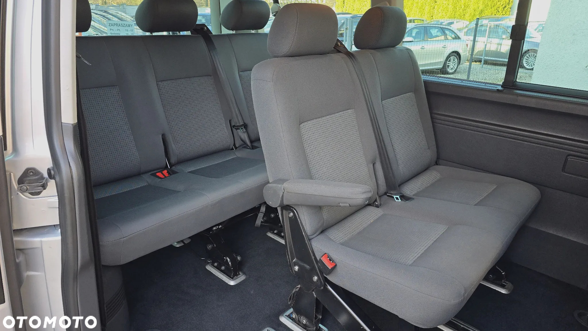 Volkswagen Caravelle - 18