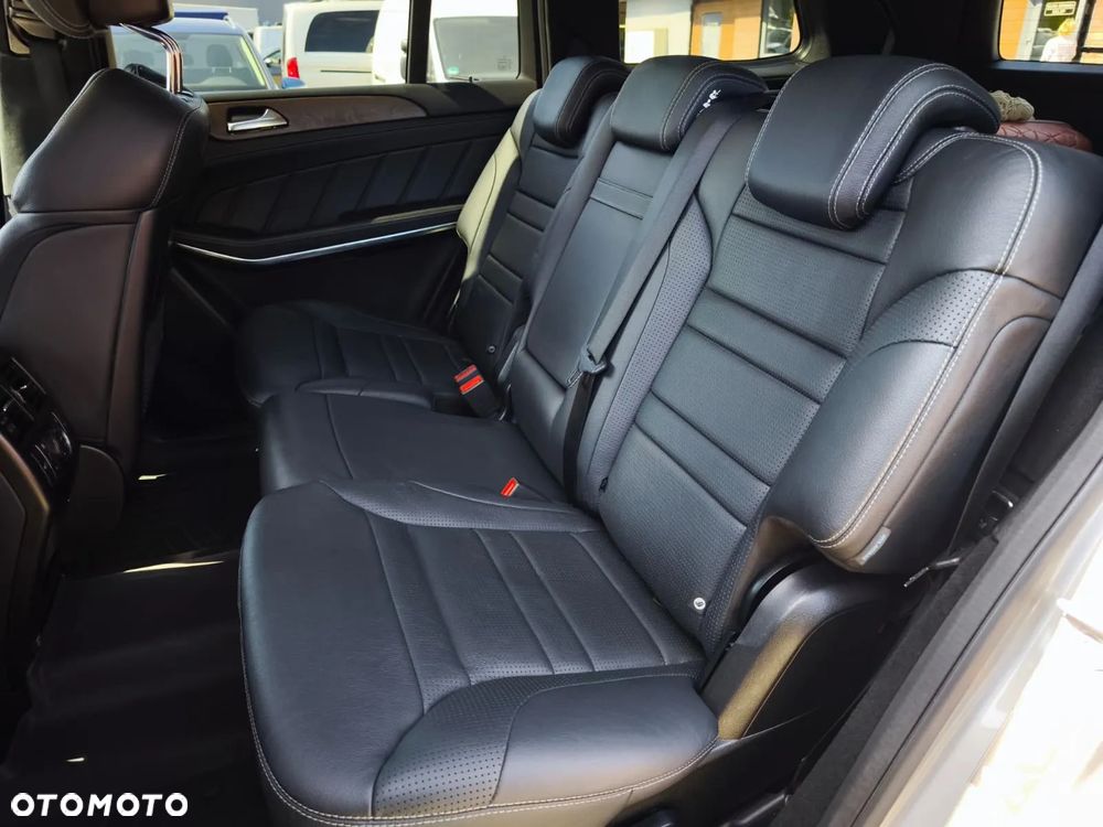 Mercedes-Benz GL 63 AMG - 35