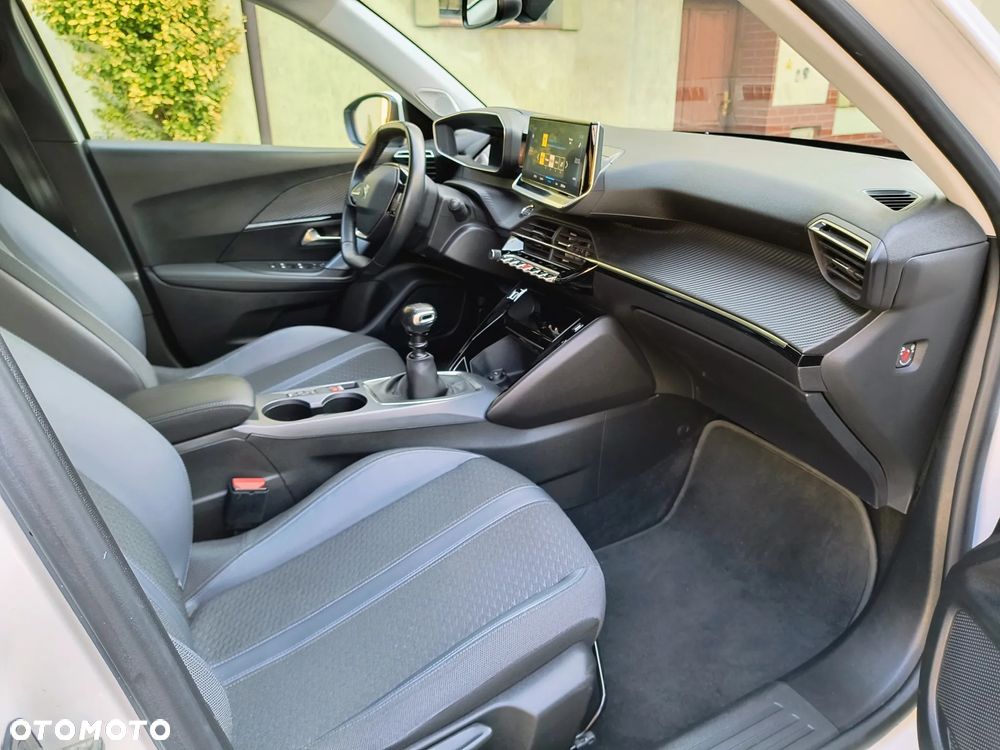 Peugeot 2008 1.5 BlueHDi Allure S&S - 29