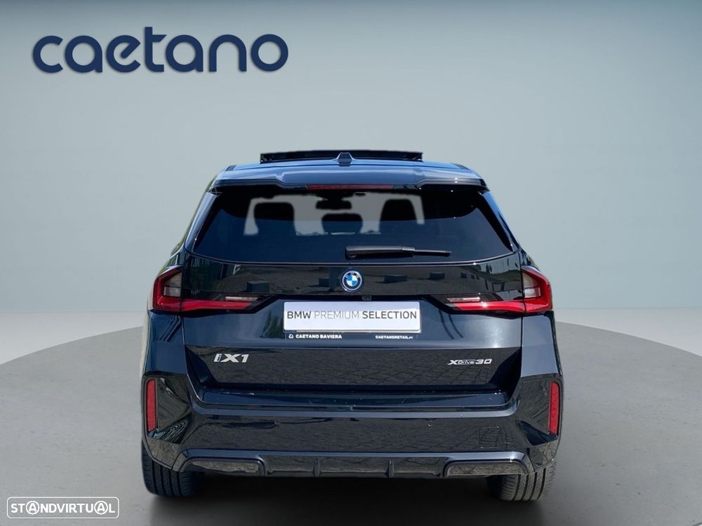 BMW iX1 xDrive30 Pack Desportivo M - 20