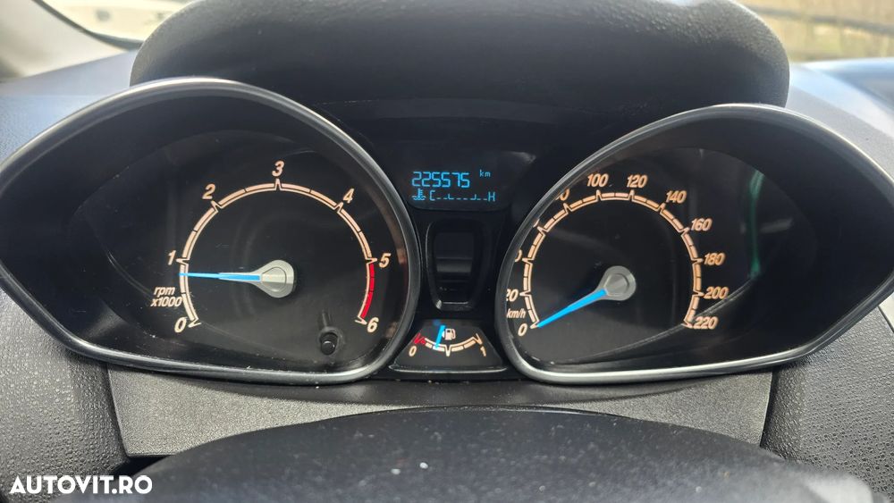 Ford Fiesta 1.5 TDCi DPF Titanium - 10