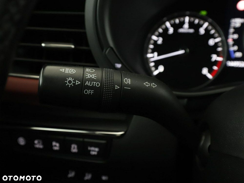 Mazda 3 SKYACTIV-X 2.0 M-Hybrid DRIVE SELECTION - 38