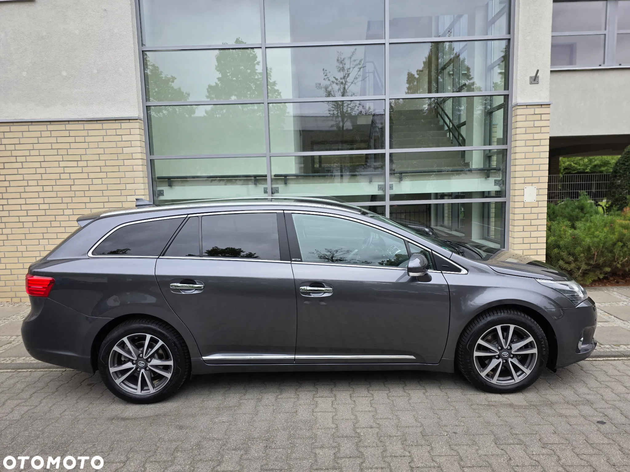 Toyota Avensis 1.8 Business Edition - 8