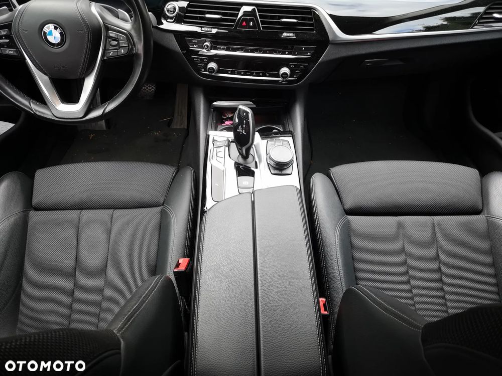 BMW Seria 5 520d xDrive Sport Line sport - 8