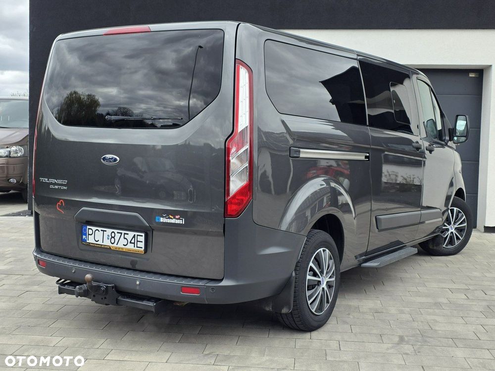 Ford Tourneo Custom - 37