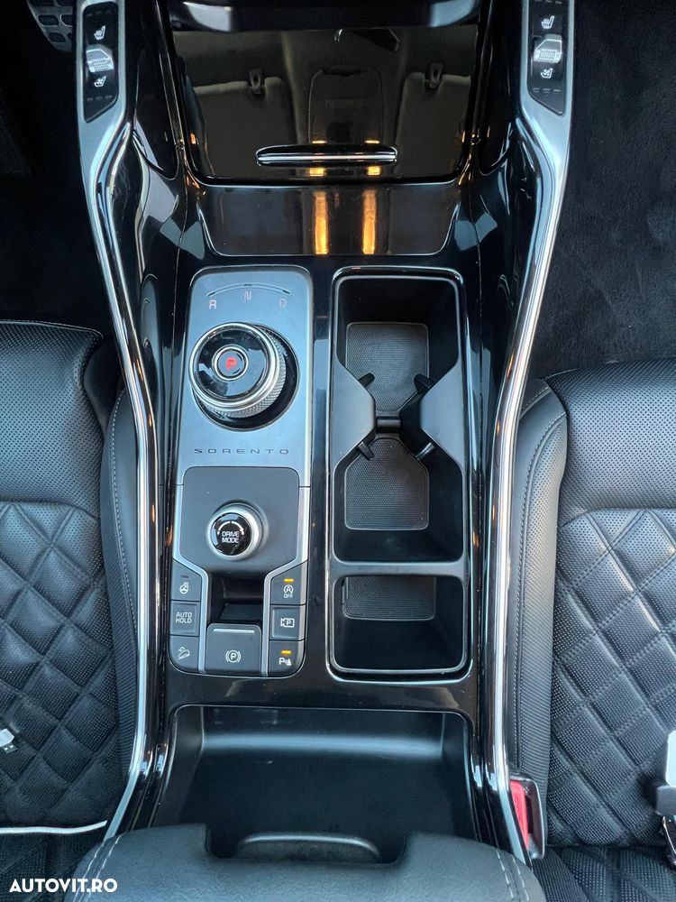 Kia Sorento 2.2 DSL 8DCT 4x2 5P Premium - 29