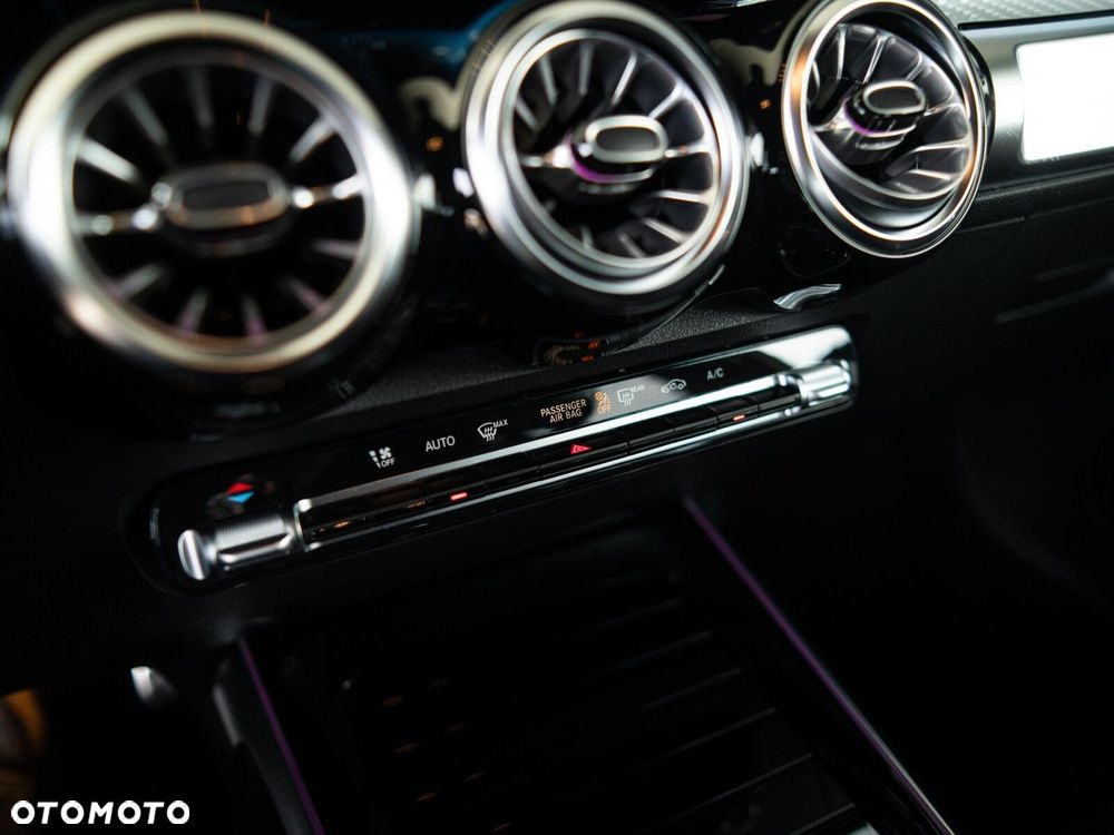 Mercedes-Benz GLB 220 d 4-Matic AMG Line 8G-DCT - 25