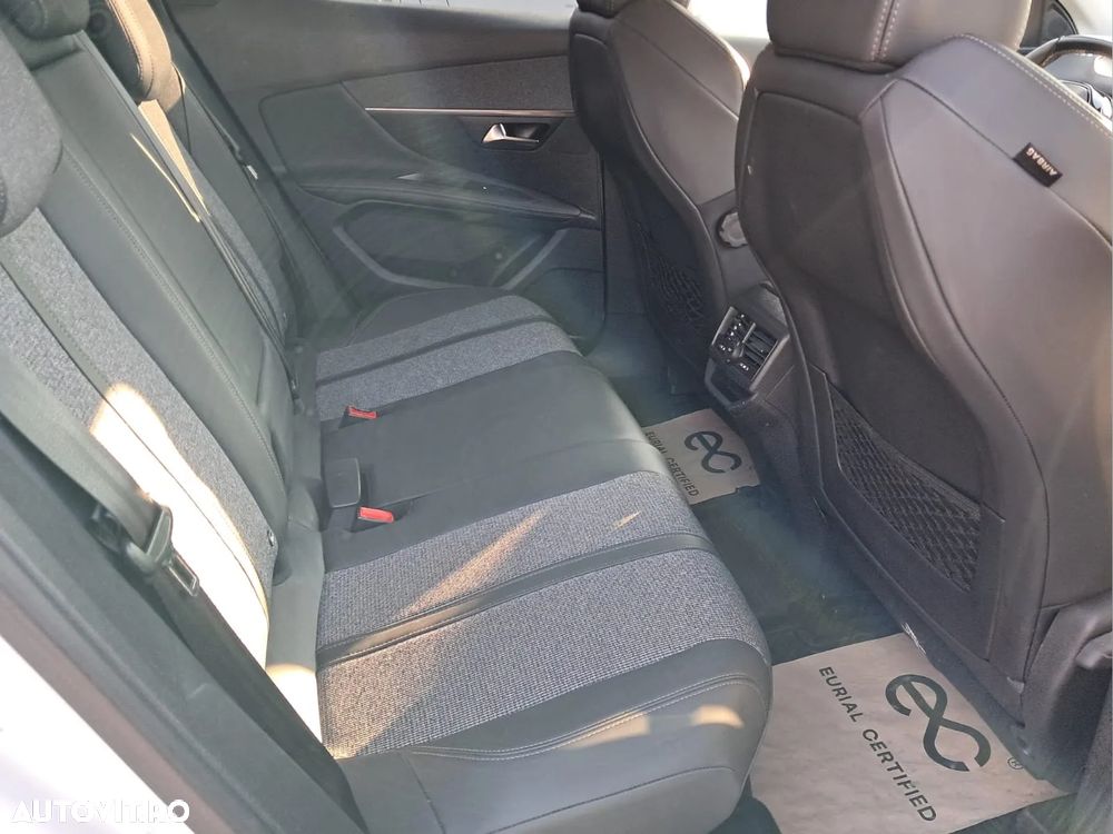 Peugeot 3008 1.6 PureTech Turbo S&S EAT8 Allure - 10