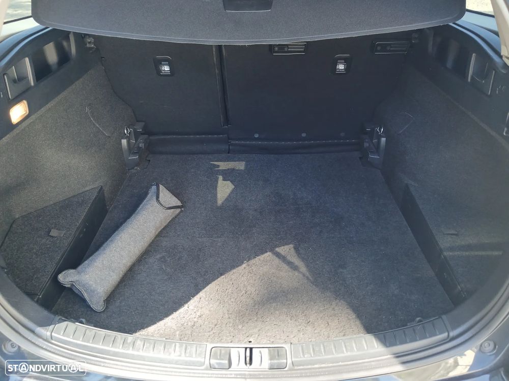 Toyota Auris Touring Sports 1.4 D-4D Com+P.Sport — fotografia 10