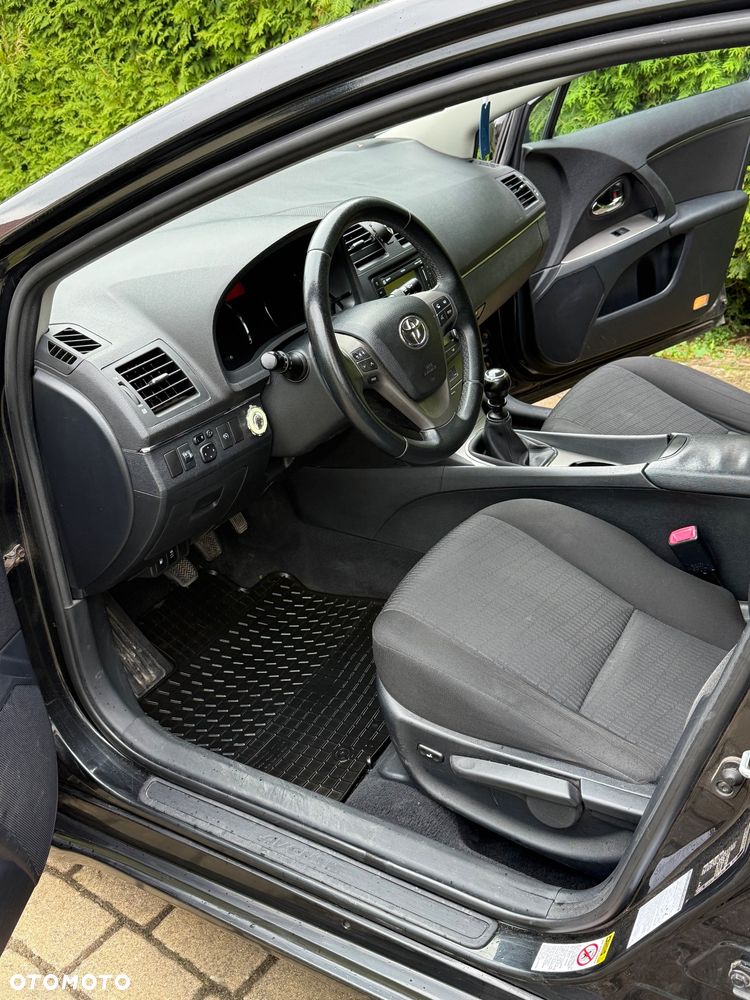 Toyota Avensis 2.0 D-4D - 9
