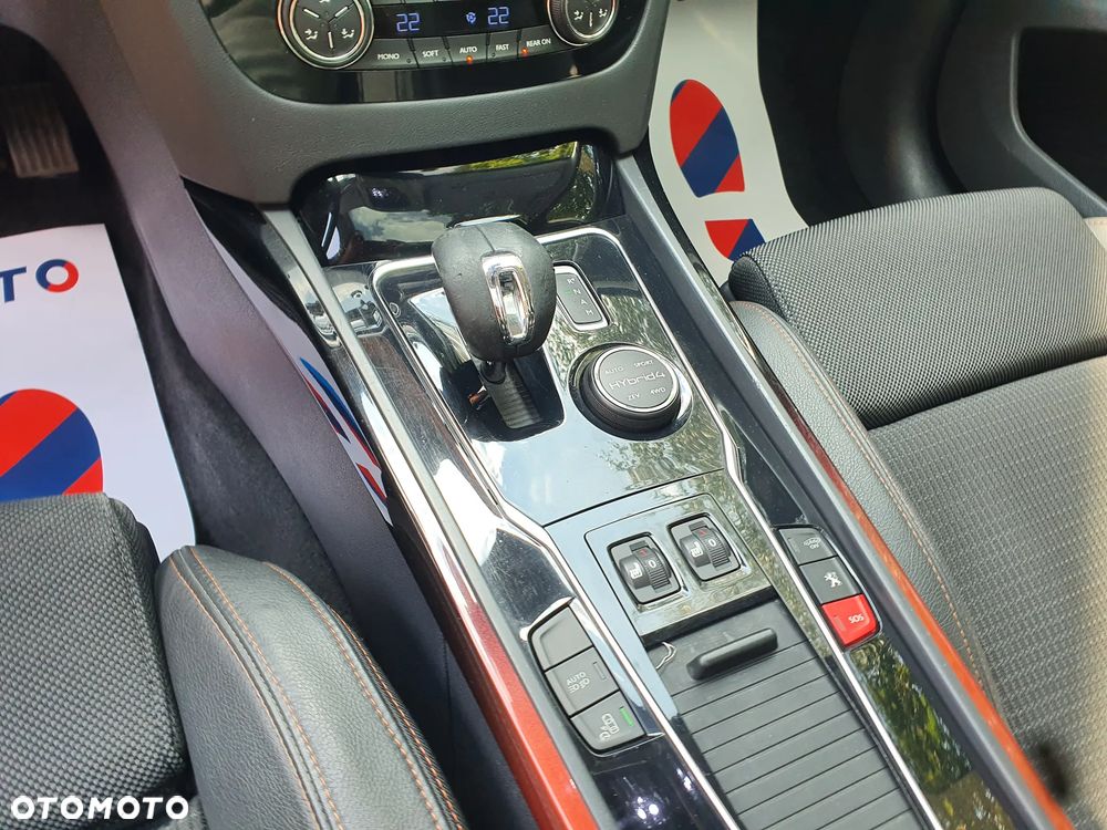 Peugeot 508 RXH Hybrid4 - 16