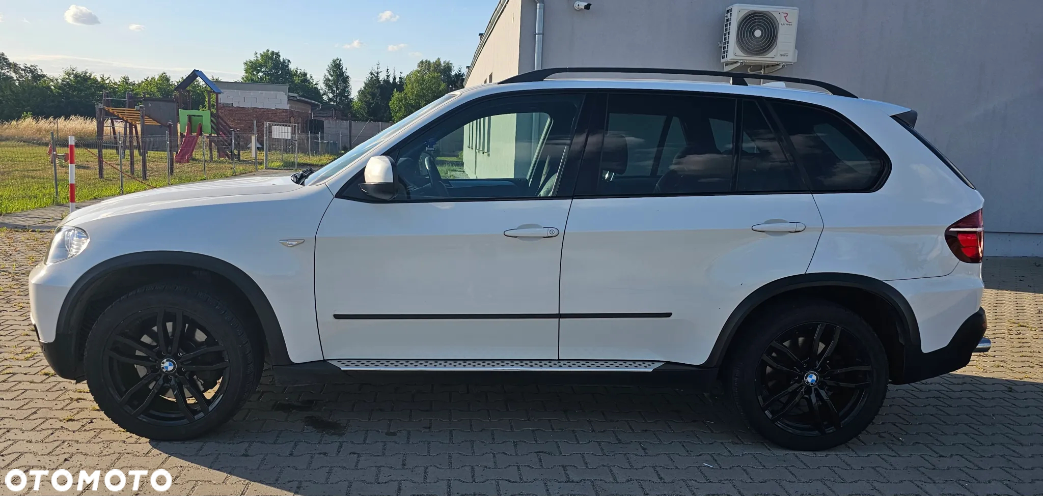 BMW X5 4.8i - 3