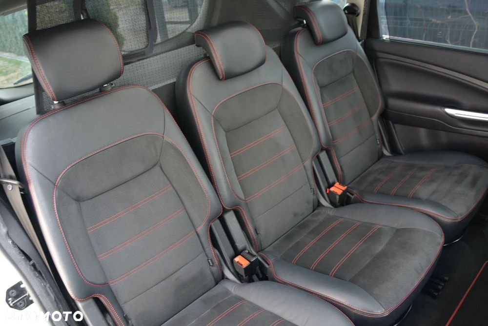 Ford S-Max 2.0 TDCi DPF Titanium X - 33