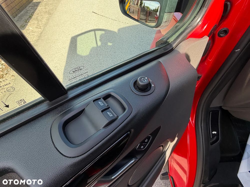 Ford TRANSIT CUSTOM - 27