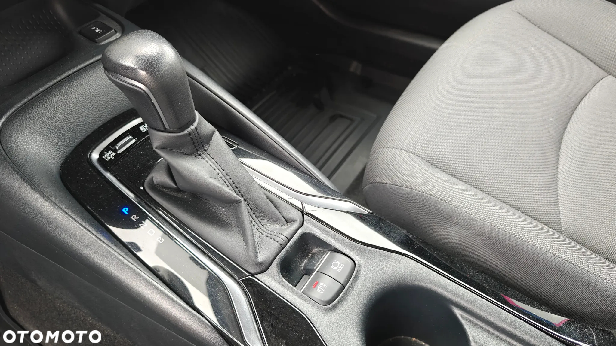 Toyota Corolla 1.8 Hybrid Comfort - 18
