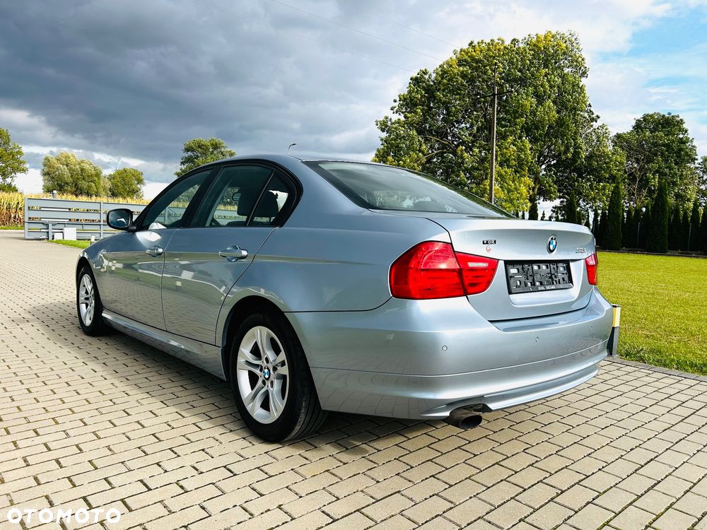 BMW Seria 3 318i Edition Sport - 15