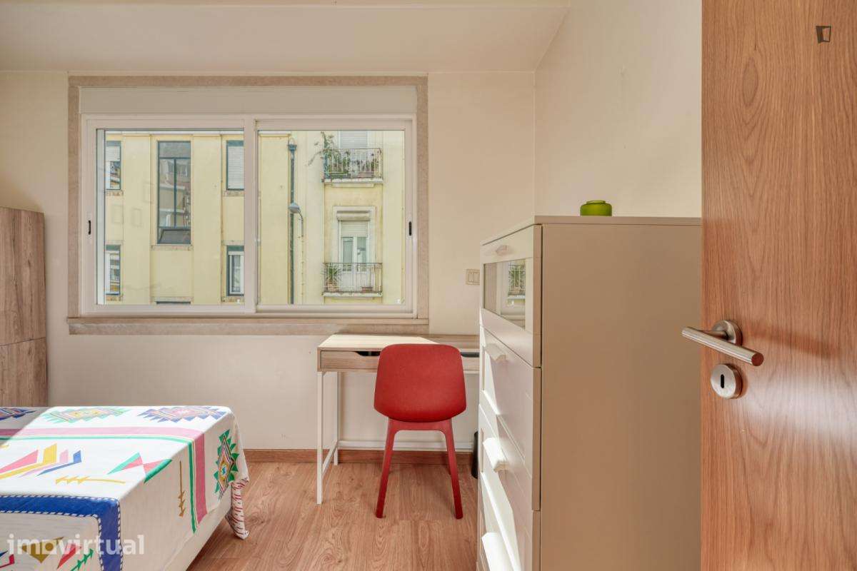 Quarto - localizado em Penha de França Lisbon - Grande imagem: 3/18