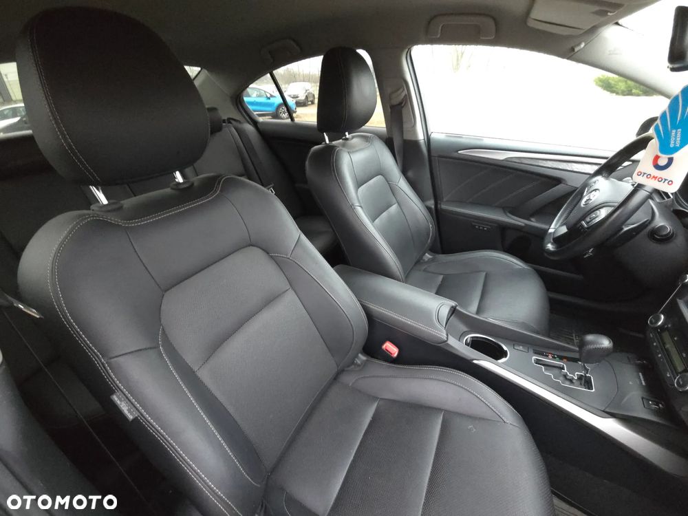 Toyota Avensis 2.0 Prestige MS - 17