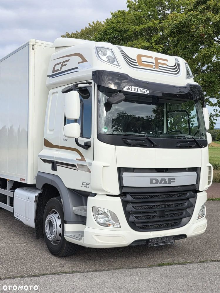 DAF CF 330 / 10.2017 / KONTENER MEBLOWY / IZOTERMA / WINDA / 18 PALET / E6 / NISKI PRZEBIEG / Z NIEMIEC / JAK NOWY / DUŻY SILNIK  10 837cm3// - 9