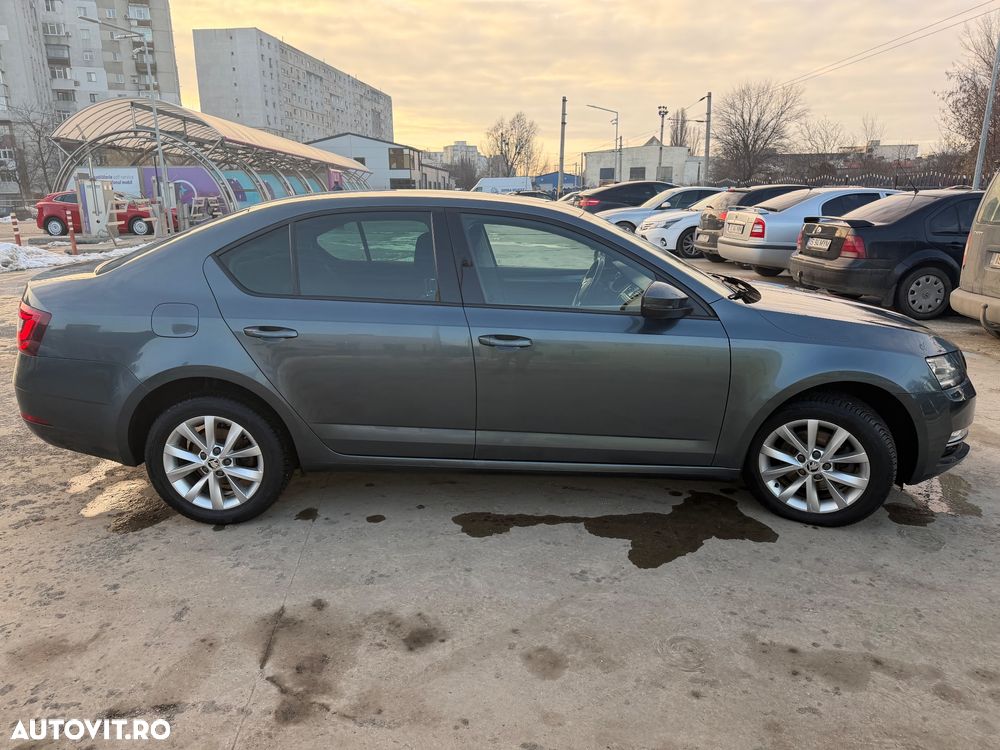 Skoda Octavia 2.0 TDI 4X4 STYLE - 6