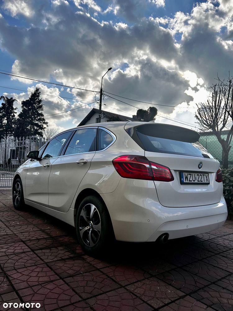 BMW Seria 2 218d - 5