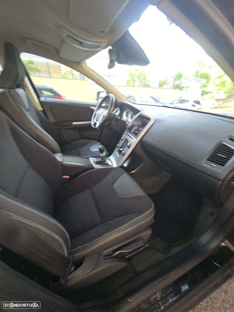 Volvo XC 60 2.0 D3 Drive Momentum Start/Stop - 28