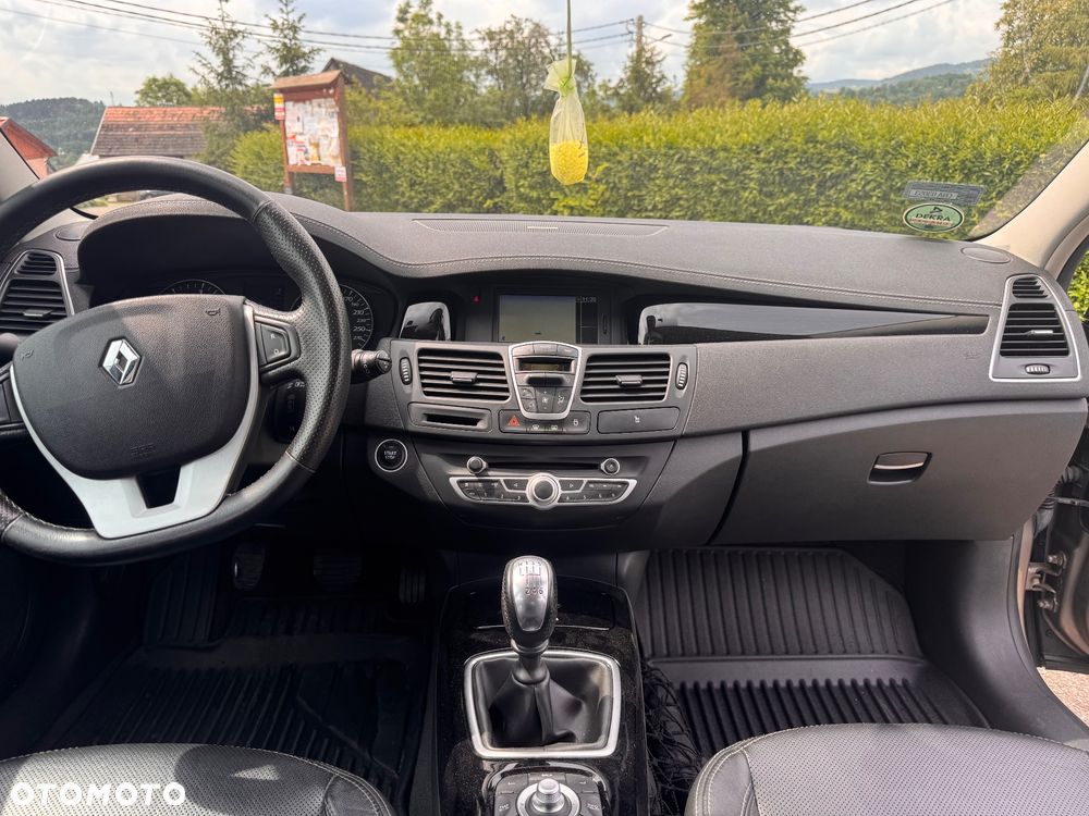 Renault Laguna 2.0 dCi FAP Initiale - 9